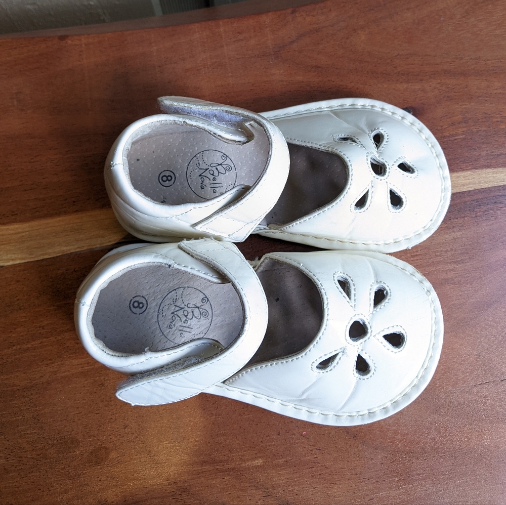 Bella Nova Cream Mary Jane Shoe 8